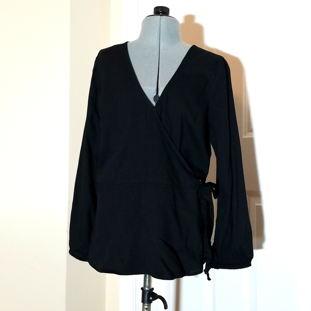 Old Navy womens wrap blouse sz M